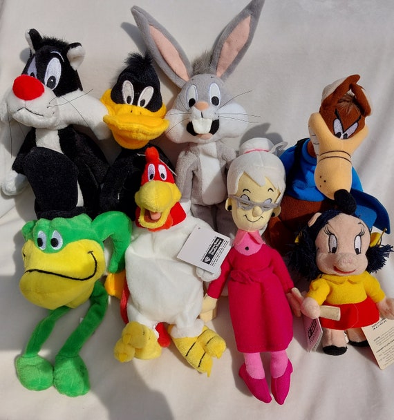 Looney Tunes Beanie Babies Stuffed Animal by Hana Barbera Bugs Bunny Granny  Daffy Duck Sylvester Petunia Pig Big Bad Wolf Fog Horn Leg Horn 