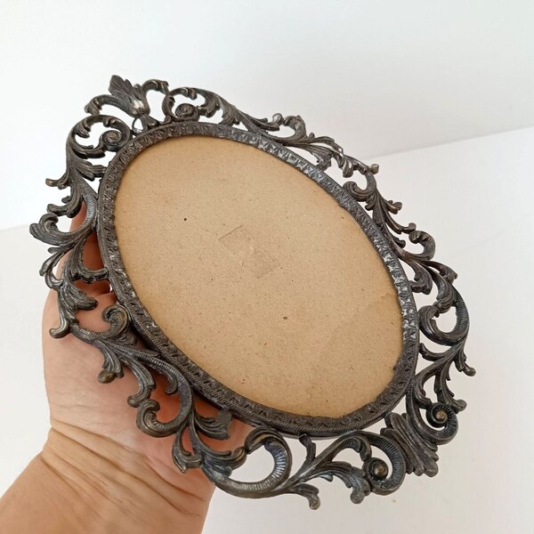 Brass Ornate Picture Victorian style, Oval brass Frame, Wall Decor, Italian brass photo Frame without glass.