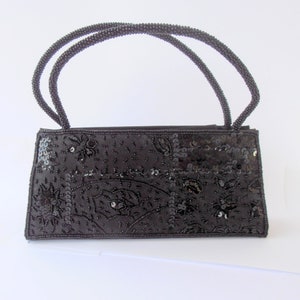 Black evening rigid bag decorated with glass beads and pajettes, vintage 80s black beads embroidered bag ,vintage style for your retro look