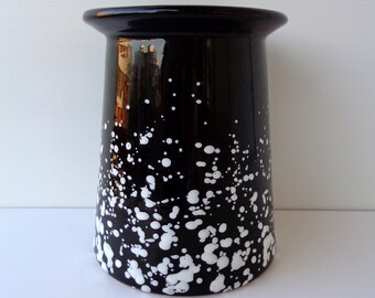 Vintage Deruta ceramic bowl  Italian majolica  Black glaze with white speckles