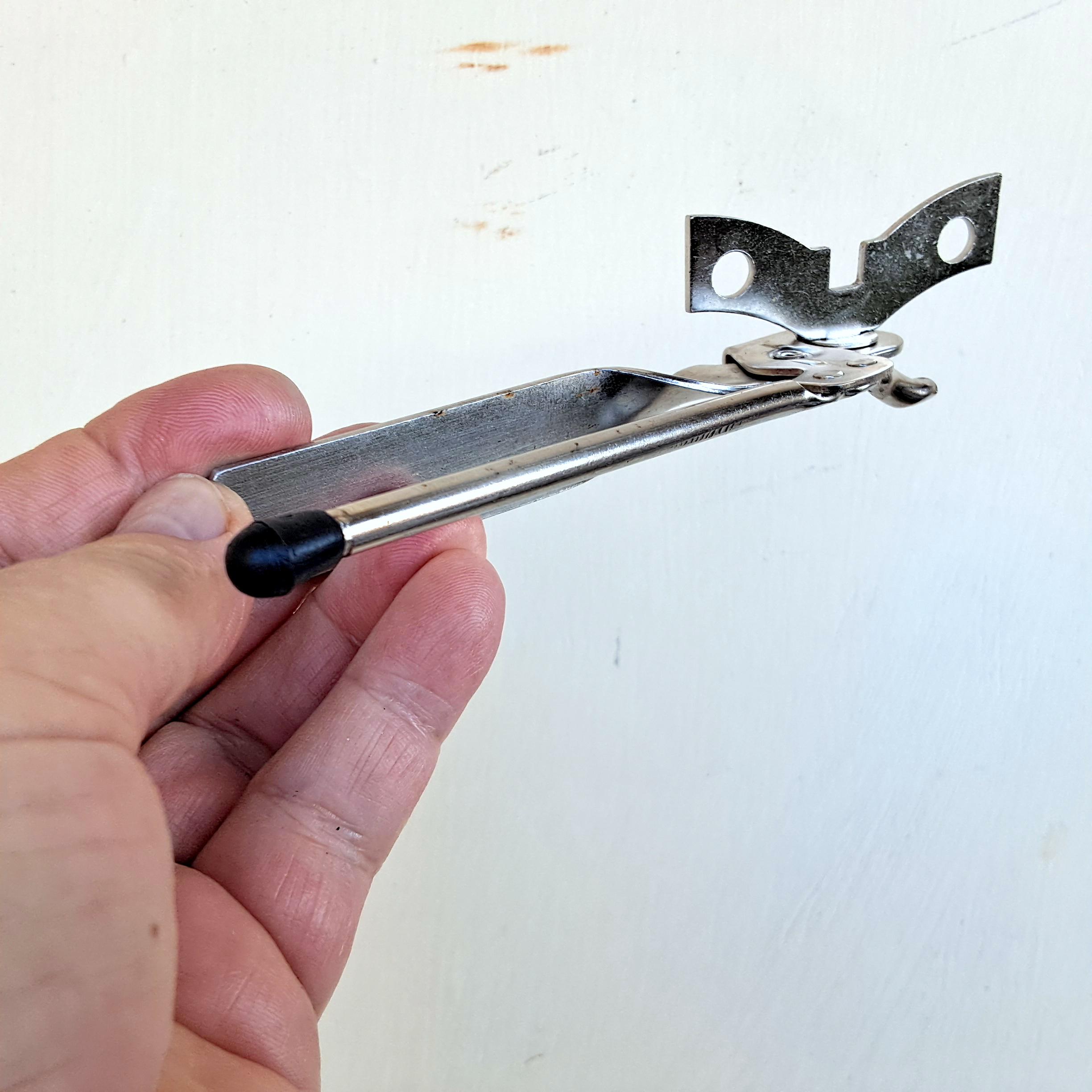 古いイタリア製未使用多機能栓抜き ヴィンテージキッチン用品 ブリキ栓