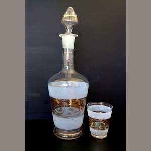 Elegant Vintage Italian golden decoration details Glass Decanter Wine Liquoeur Carafe with a glass Vintage Design Glass Carafe Clear