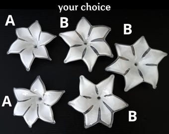 Vintage italienische Murano mundgeblasene Glasblumen Kronleuchter Lampenersatzteile Cup Ersatzteile Murano klar / Milchglas Blume Venedig