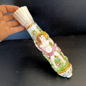 Vintage hand painted enamel ceramic spare part for lighting restoration, Chandelier central piece with 3D Cherubs elements Capodimonte part