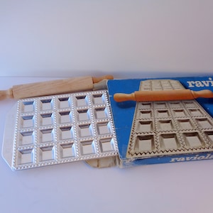 Vintage brand new Italian classic pasta fresca maker Raviolamp 36 Ravioli, vintage pasta tool utensil Italian kitchen pasta fresca