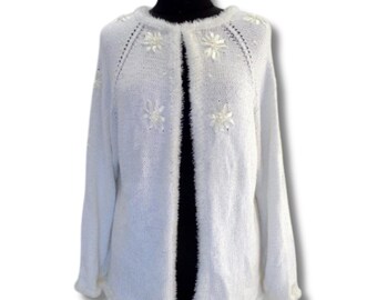 Chaqueta blanca nieve bordada con cinta tejida a mano, cárdigan hecho a mano en color blanco nieve de fibra de viscosa