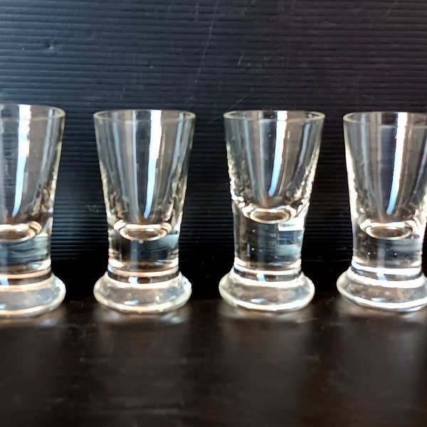 Rare Vintage Italy 60s 4 vasos especiales con fondo pesado, beber licor italiano, servir vodka, Amaro, Limoncello vasos de precipitados, decoración de restaurante