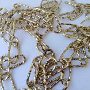 Corrente vintage italiana de latão, seção de 15 elos de latão dourado para lustre ou luminária, corrente de suspensão de 48 cm em muito bom estado.