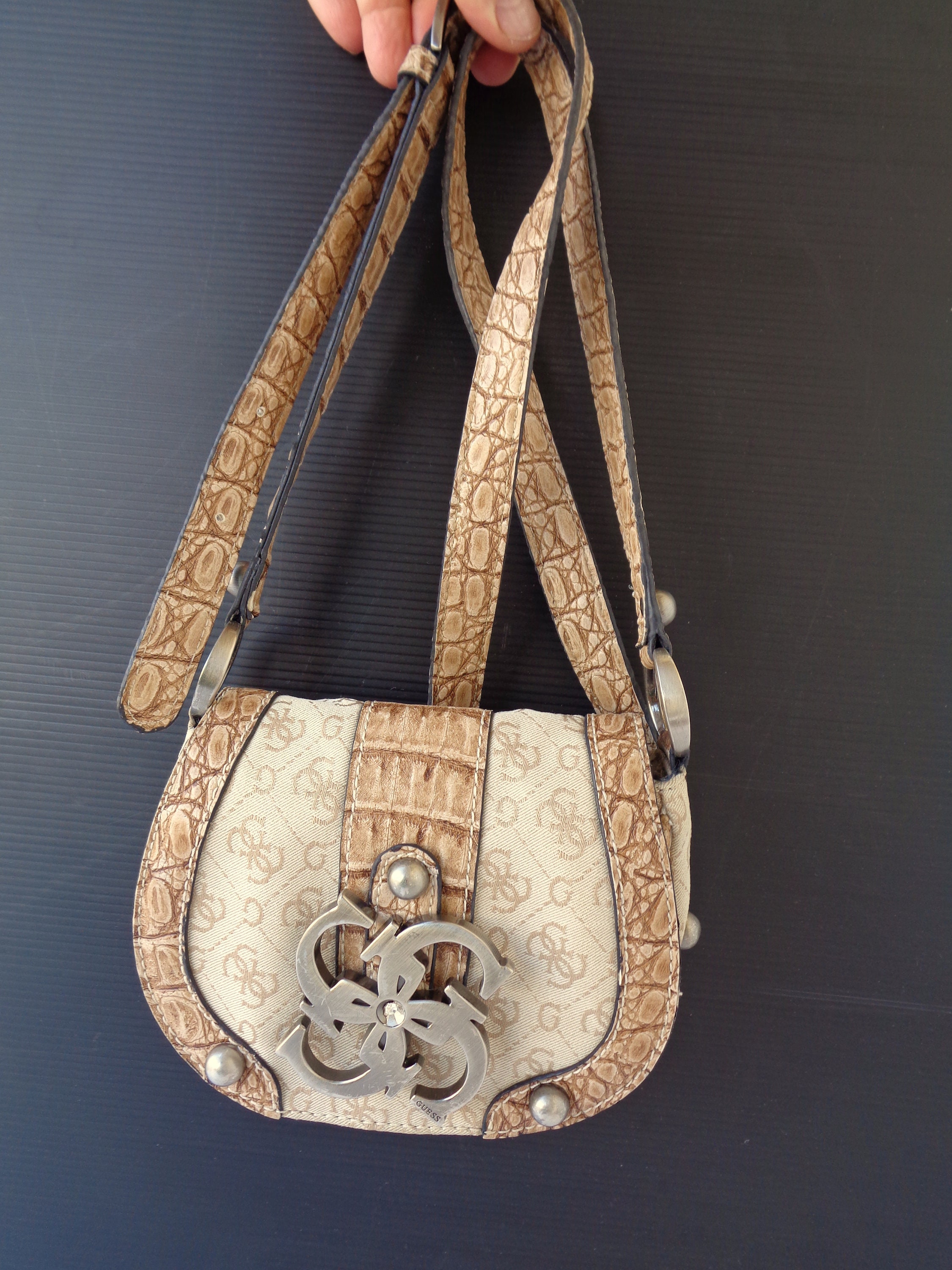 Guess Vintage y2k Womens Baguette Bag Small Ivory Croc Embossed Leather  Handbag - $21 - From Annette