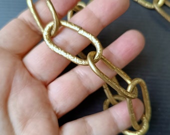 Vintage Italian brass chain 15 links section of gilt brass chandelier or light fitting suspension hanging chain 48cm in very good condition