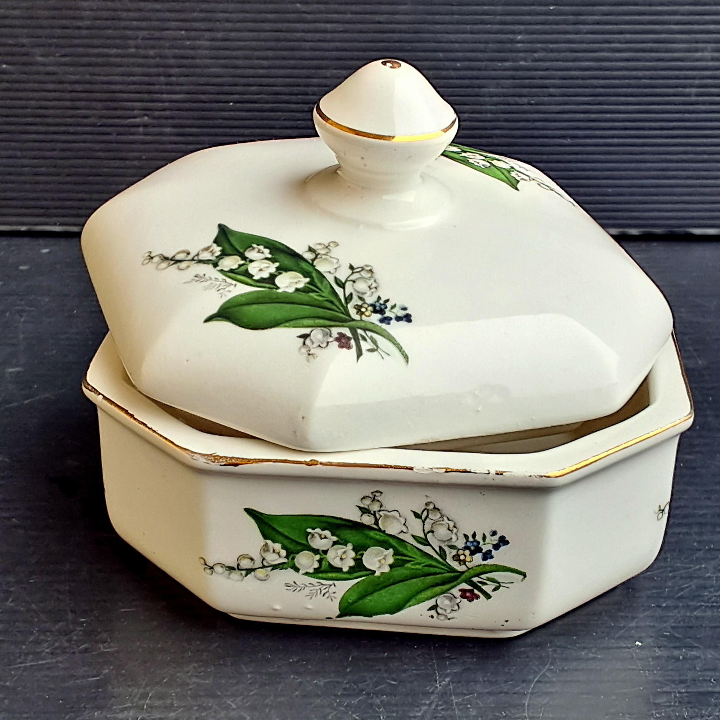 パールポーセリン　アンティーク　置物　pearl porcelain Vintage Horeal Collection Porcelain With Flowers Lily of the