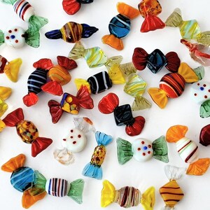 Set de 30 pequeños caramelos de cristal de colores hechos a mano arte Murano, caramelos originales de cristal de Murano, caramelos de cristal soplado a mano, caramelos de cristal de Venecia