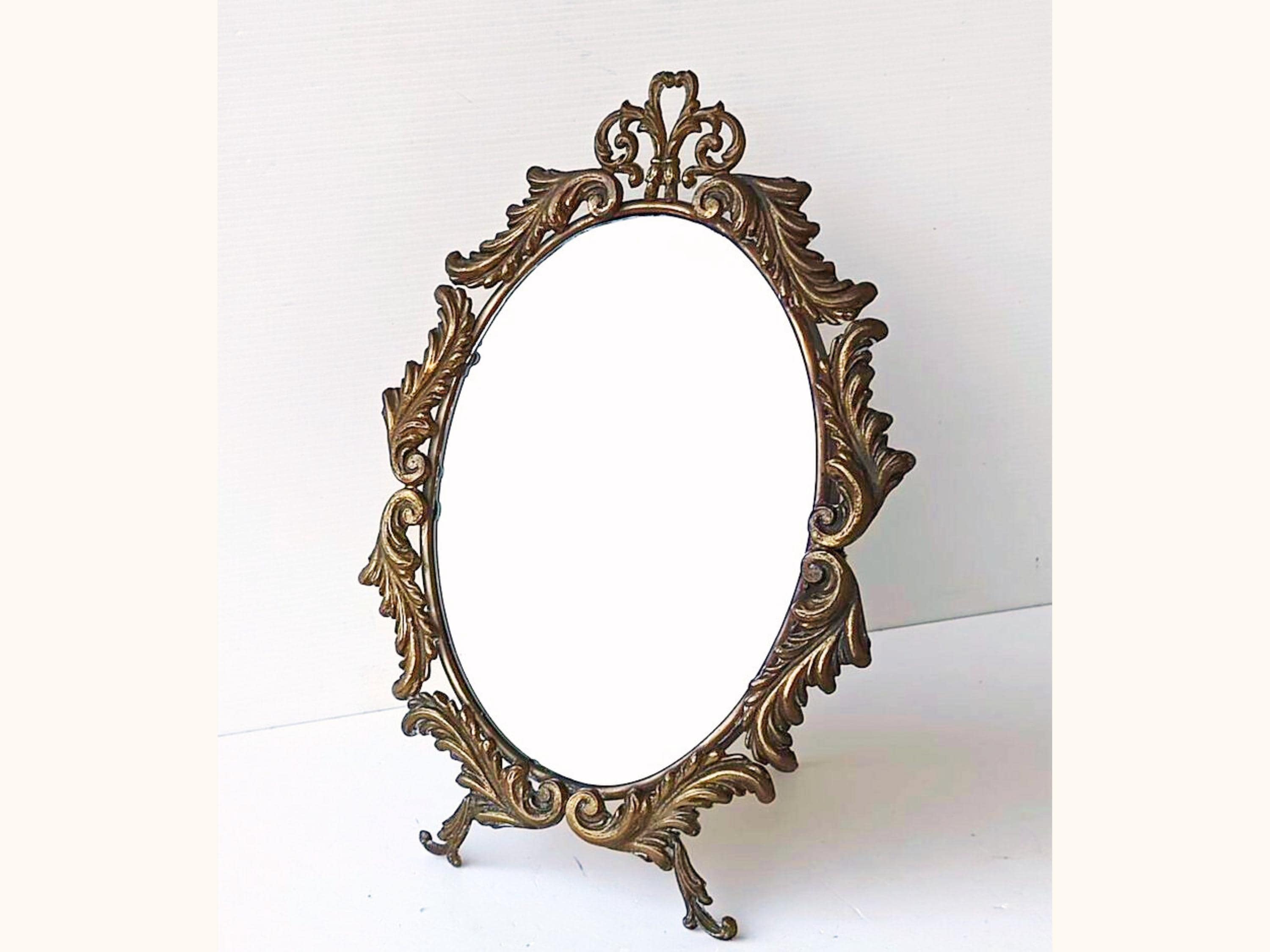 イタリアンビンテージ 真鍮製卓上ミラー 30年代のヴィンテージイタリア製卓上ミラーは、美しく装飾された真鍮の