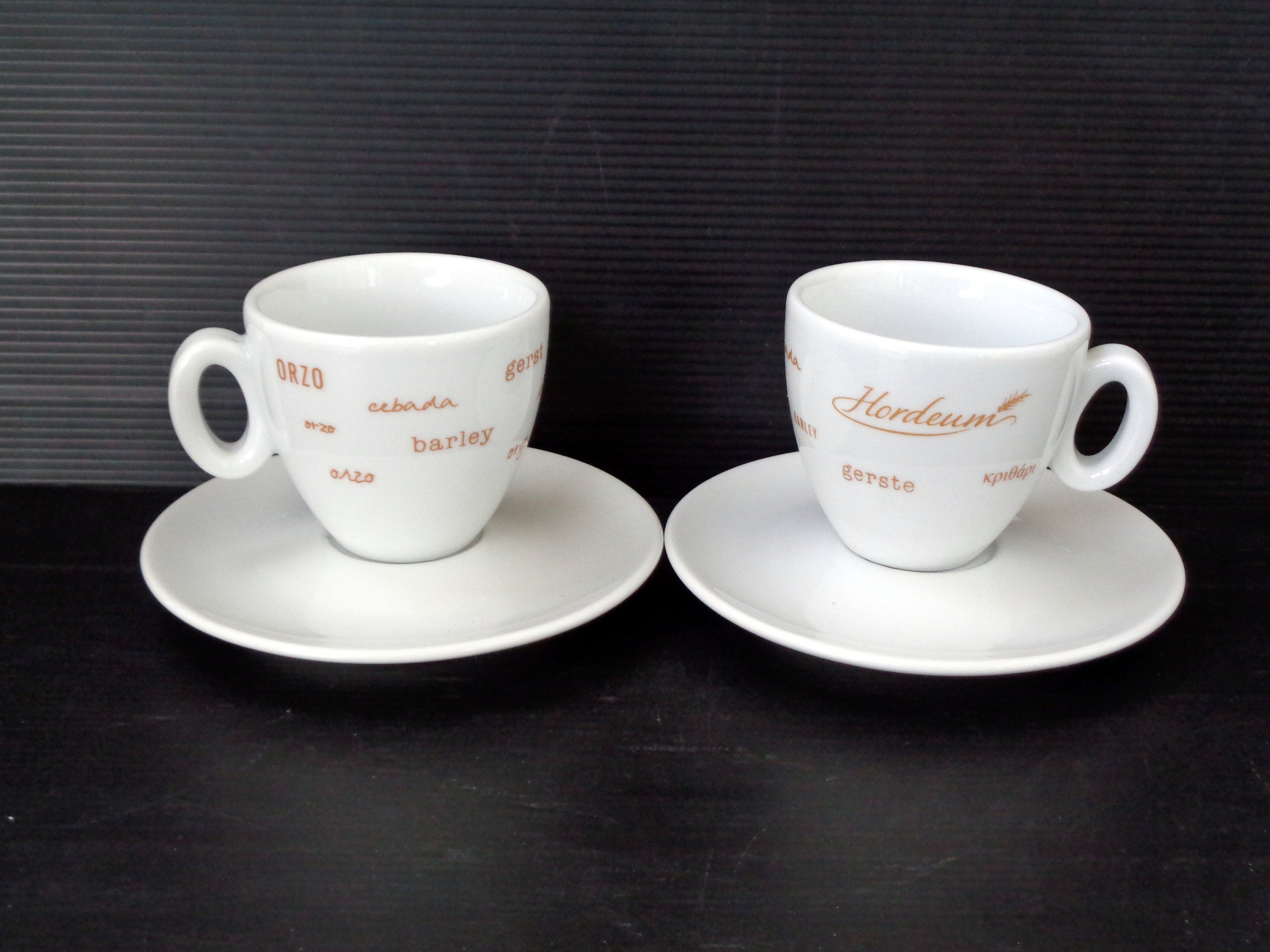 Set 2 tazze da caffè in porcella avorio con decoro motion traforato -  Claraluna