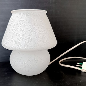 Vintage Italien 70er Jahre Weiße Milch Murano Stil Glas Pilz Lampe, Pilz Tischlampe, Murano Stil schwere Glas Lampe, 19cm Höhe