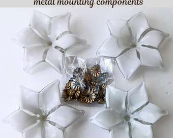 Vintage italienische Murano mundgeblasene Glasblumen Kronleuchter Lampenersatzteile Cup Ersatzteile Murano klar / Milchglas Blume Venedig