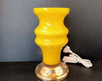 Vintage Italian 1960s Yellow Sculpted Glass Table Lamp – Iconic Design – Made in Italy – Working Condition