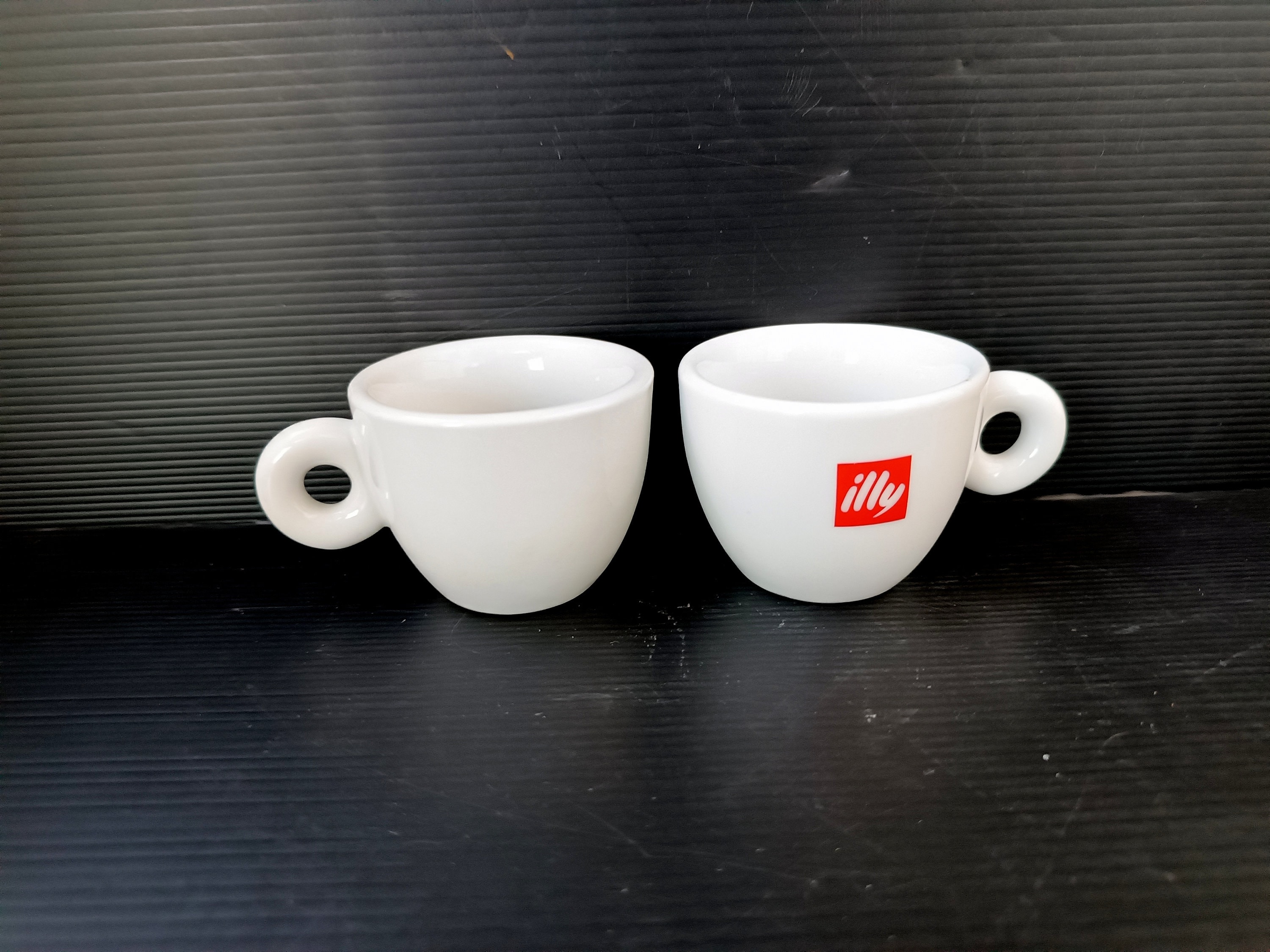 Pair of Collectible Illy Espresso Cups, Italian Classic illy White