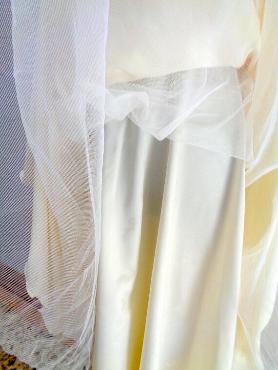 Elegant Italian cream color wedding dress vintage… - image 8