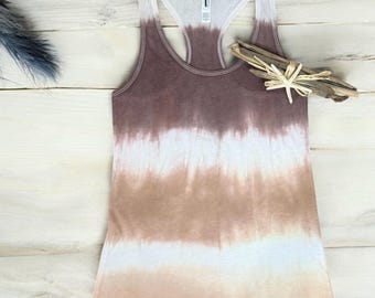 Handgemaakte tie-dye racerback tanktop: Boho Festival Loungewear