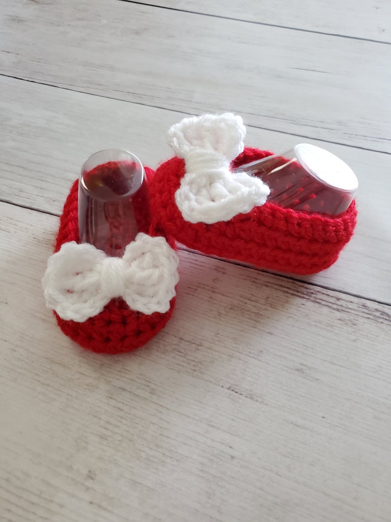 Baby Girl Booties with White Bow, Crochet Shoes for Baby Girl, Gender Reveal, Baby Shower Gift, Baby Crochet Shoes / Booties. READY TO SHIP image 7