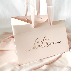 Personalized Gift Bag, Bridesmaid Gift Bag, Pink Gift Bag, Gift Bags with Ribbon, Gift Bags Birthday, Gift Bags Square