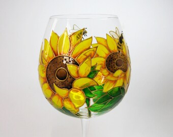 Sunflower wine glasses hand painted, Perfect Gift for Couples, Housewarming, or Special Events
