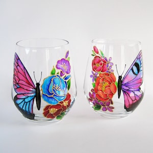 Stemless wine glasses personalized, hand painted wine glasses with butterfly Mom Christmas gift from daughter