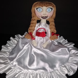 Annabelle Stoffpuppe / Besessene Gothic Puppe / Supernatural Horror Movie Rag Doll / Horror Puppe / Inspiriert von The Conjuring
