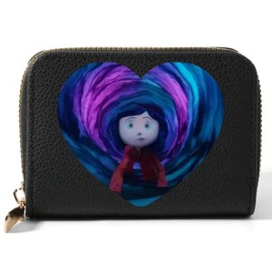 Cartera de cremallera con soporte para varias tarjetas con estampado de Coraline y llavero de llave / Monedero de Beldam la otra madre