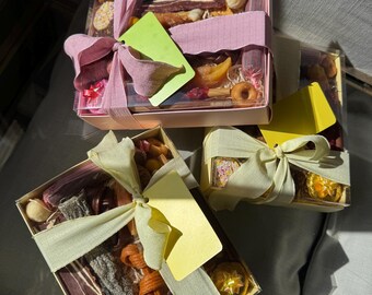 Cestas de regalo listas para premios para perros • Cajas de regalo con tapa transparente, empaquetadas a mano, para varios perros • Cumpleaños de hermanos caninos • Día de la adopción o para desearle una pronta recuperación a un cachorro