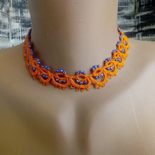 Collier ras de cou orange, bijoux en dentelle, collier de perles, collier de perles, perles frivolité bleues