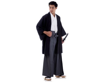 KRUIHAN Kimono Japonés para Hombre,Yukata Kimono Bata,Uniforme Samurai  Tradicional Japonés,Disfraz Cosplay,Ropa Estilo Japonés,Chaqueta  Haori,Top,y Falda Hakama,Talla Única(L),Beis: .es: Moda