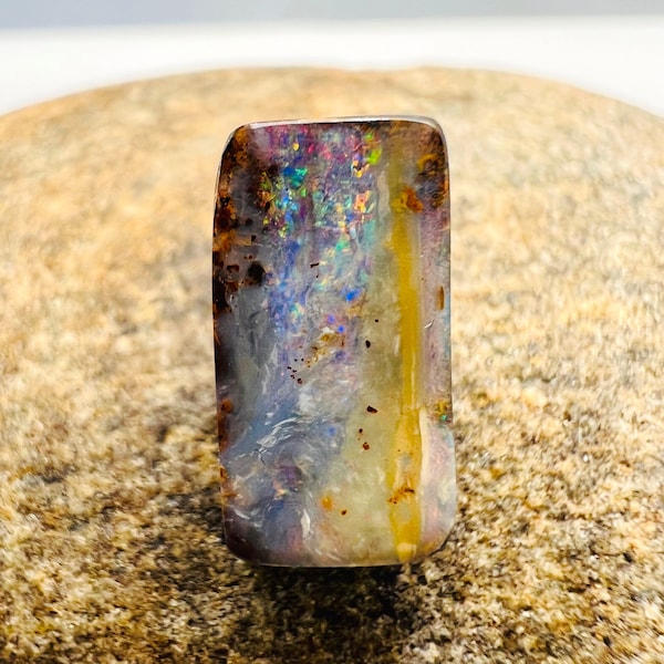 Jewelery boulder opal - 5.8cts - Natural stone from Australia