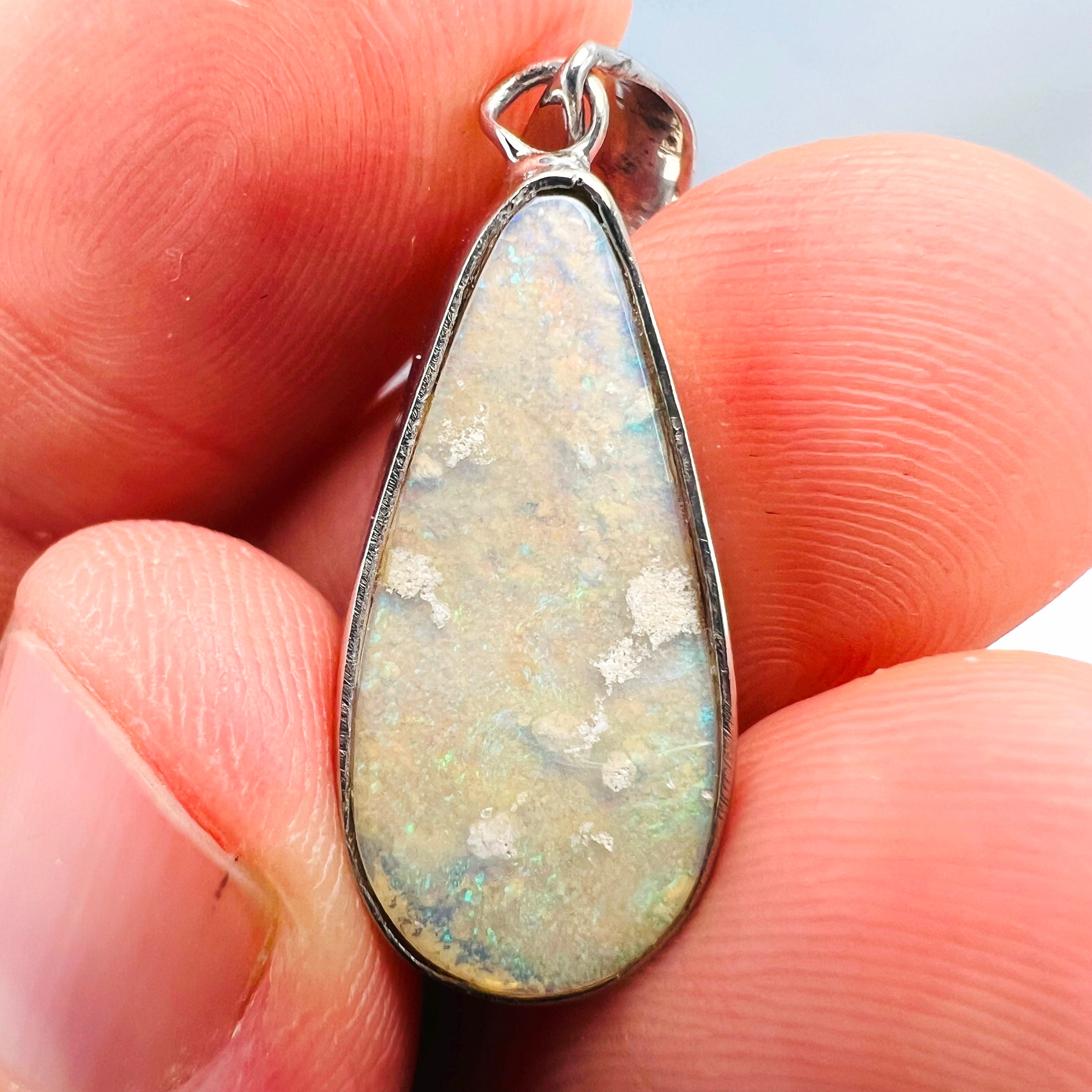 Pendentif orchidée en pâte polymère : collier-et-pendentif par la