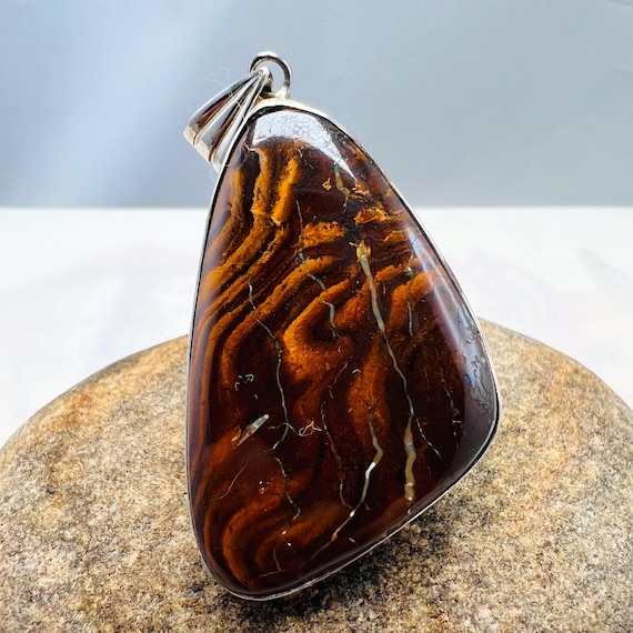 シルバーボルダーオパールペンダント - オーストラリア - Etsy 日本