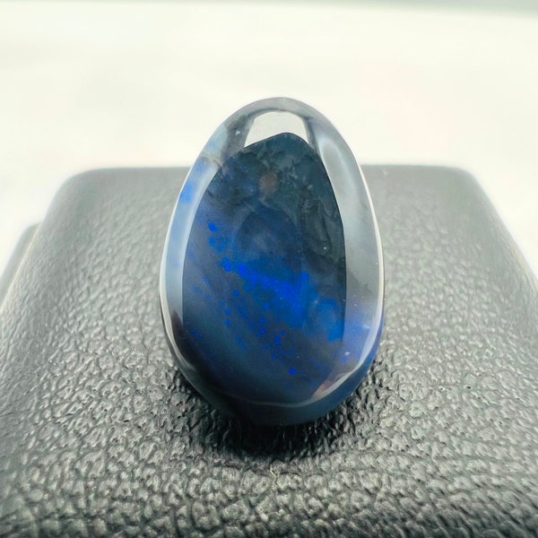 Lightning Ridge Black Opal - 1.8cts - Australia