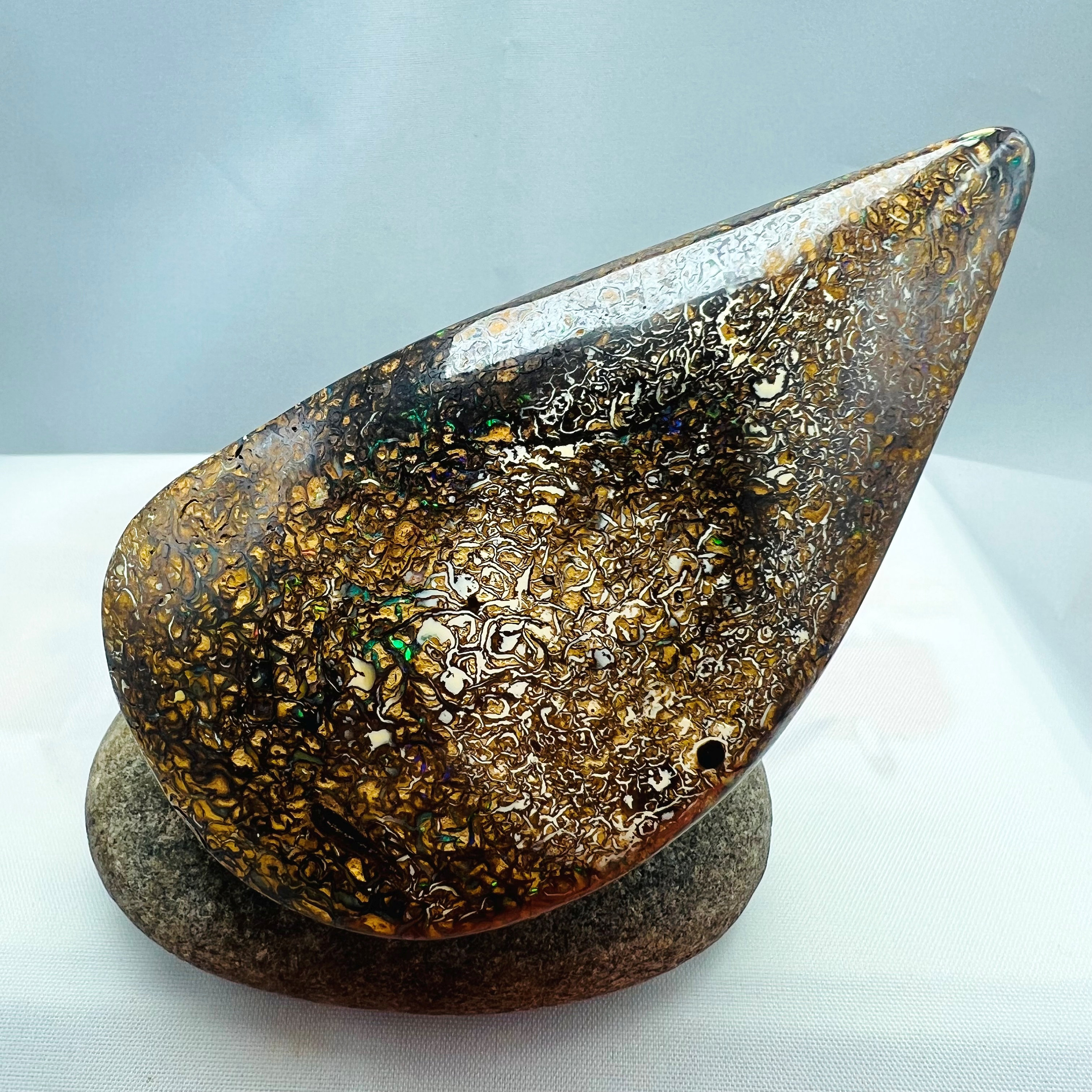 Boulder Opal - 897 carats - Natural stone Australia