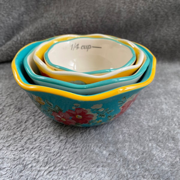 Vintage set of 4 Ceramic Measuring Bowls, The Pioneer Woman Collection, Earthenware China