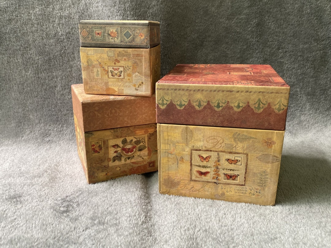 VINTAGE STACKING ボックス VINTAGE STACKING ボックス Three Small Vintage Nestled Stacking