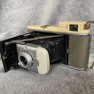Vintage Polaroid Land Model 80 Instant Print Film Camera, Not Tested, For Parts, Display Or Repair
