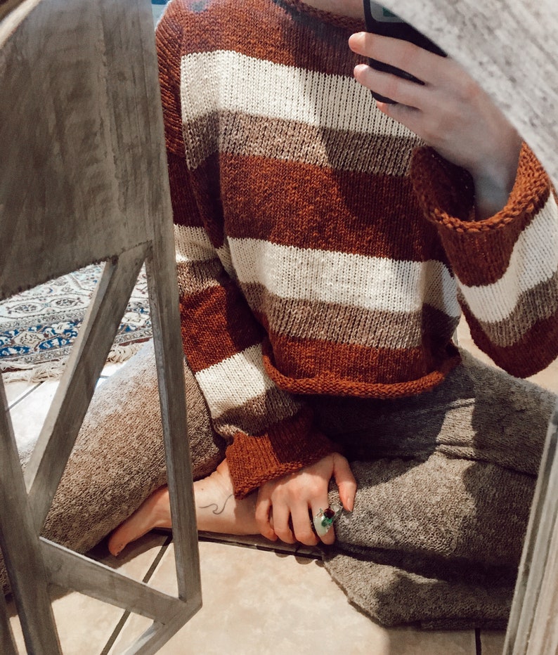 Rae Jumper made from 100% linen and cotton slub in stripe cinnamon sand and shell white cropped jumper zdjęcie 9