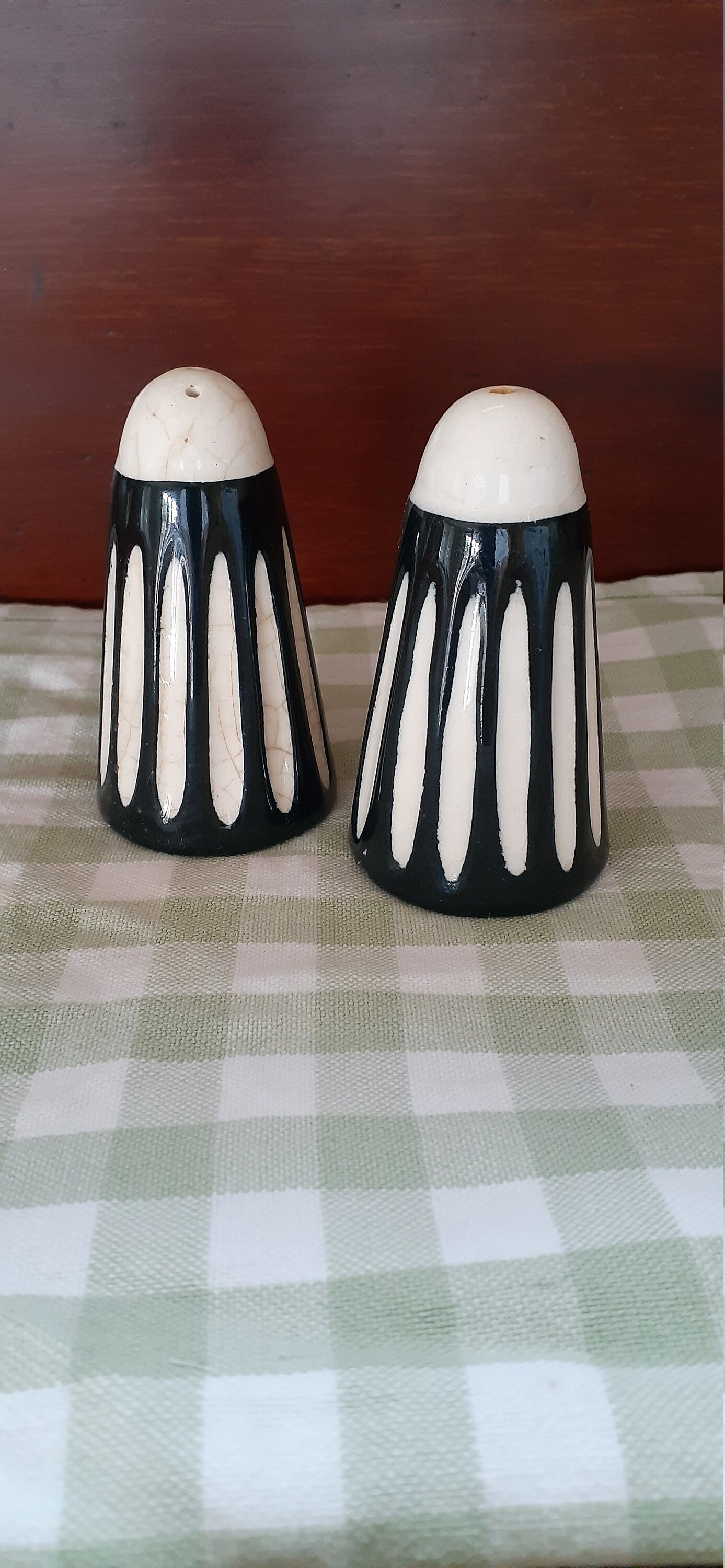 Vintage Black and White Ceramic Salt and Pepper Shakers Etsy.de