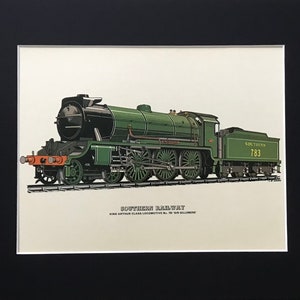 以下が含まれることがあります： 側面に783の番号が書かれた、緑と黒のSouthern Railway King Arthur Class機関車です。