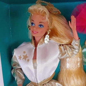 Muñeca coleccionable Hollywood Hair Barbie por Mattel . Juego de lujo. Fabricado para Mattel, Estilo 10928.
