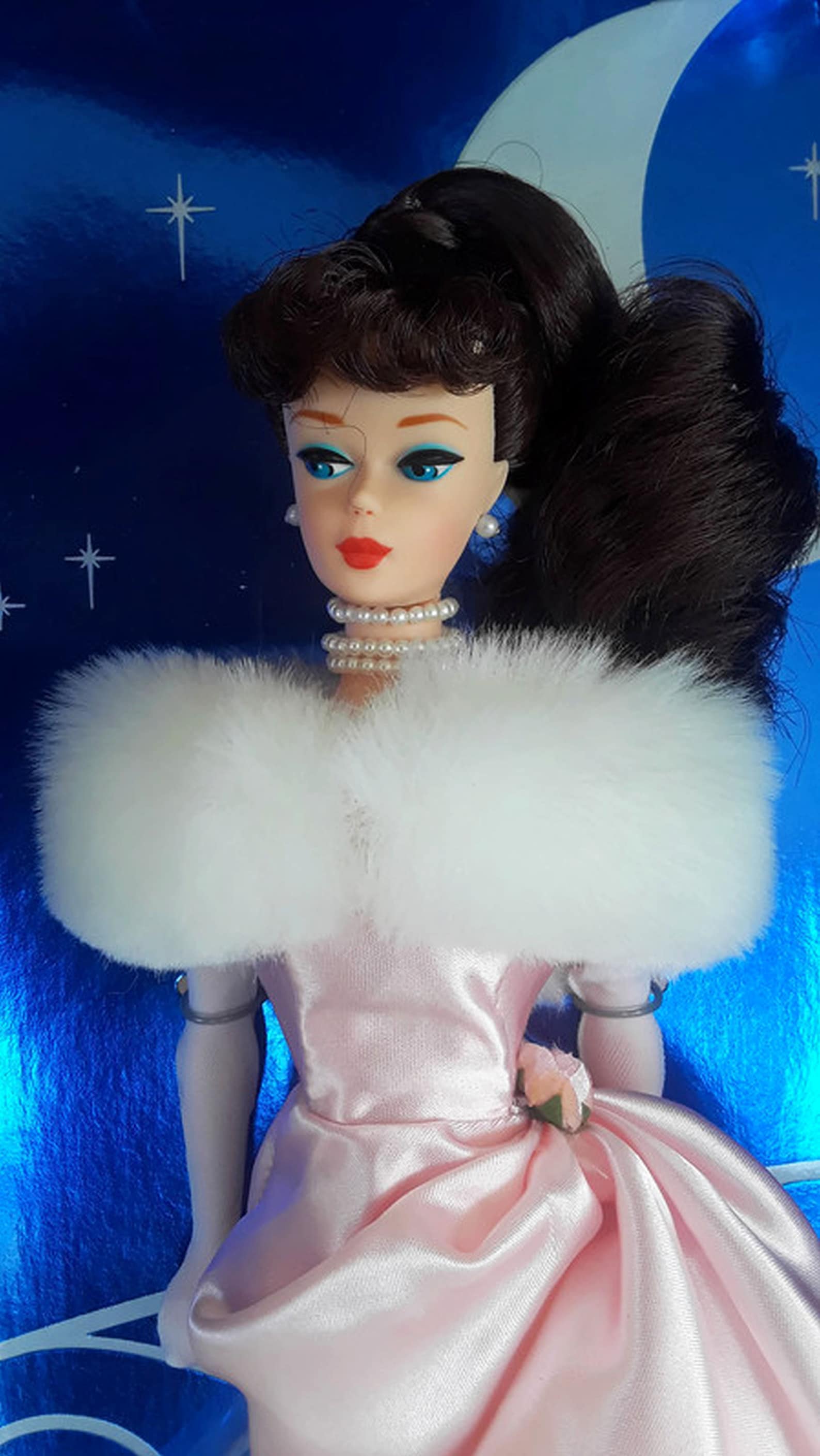 Exclusive enchanted Evening Barbie, 1995 Barbies Collectibles . Manufactured by Mattel , Style