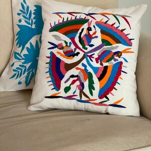 HAND EMBROIDERED OTOMI // Pillow Cover // Mexico