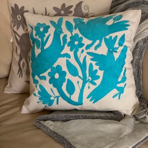 HAND EMBROIDERED OTOMI // Pillow Cover // Mexico