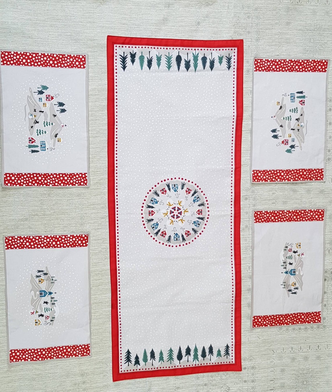 Christmas Table Runner and Placemats Set Etsy UK