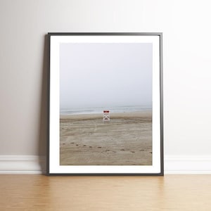 Foggy Grau Rettungsschwimmer Stuhl Scarborough Narragansett Rhode Island Strand vertikal | Sofortiger Download Digitaldruck